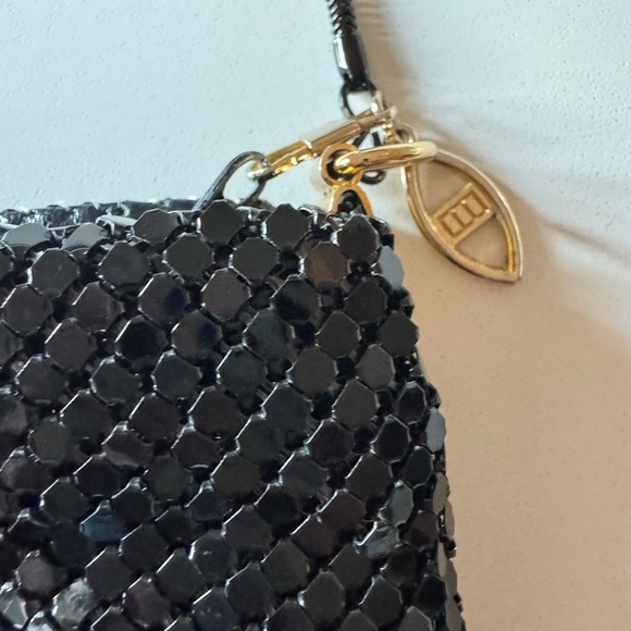 Elegant Vintage 80’s Black and Gold Bow Sequin Shoulder Bag - Picture 2 of 7